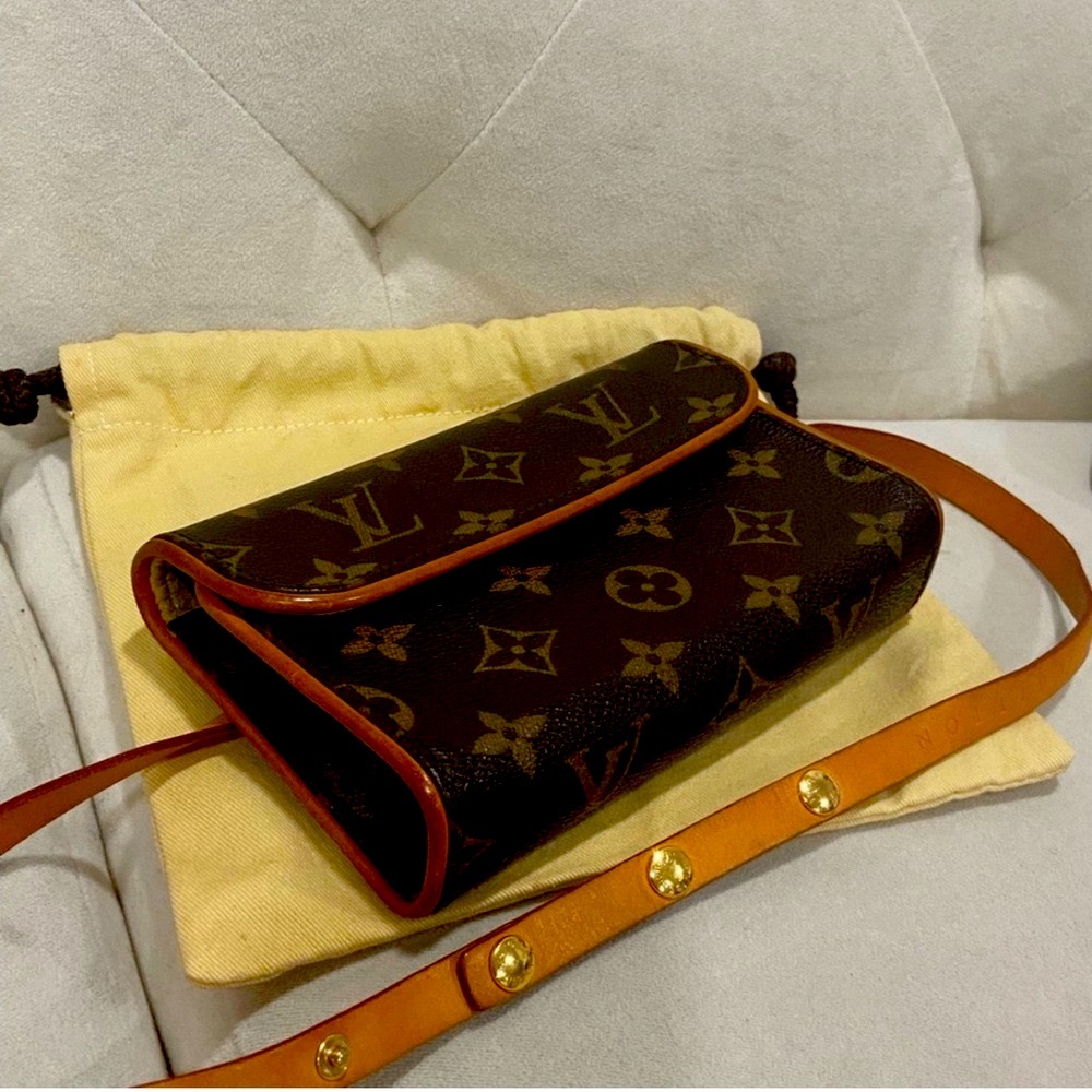 LOUIS VUITTON Brown Monogram Belt Bag & Dust Bag, EUC - Picture 4 of 14